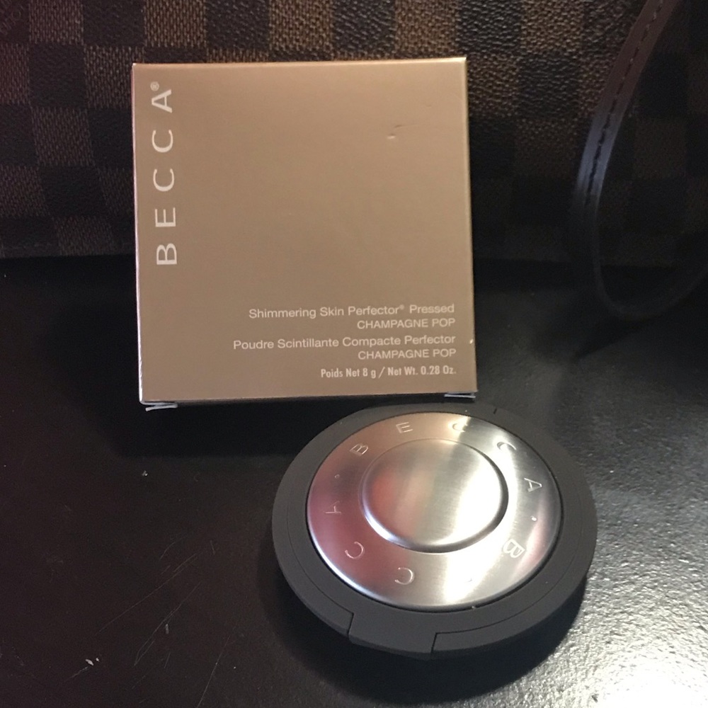 NWT Becca Champagne POP Pressed Highlighter